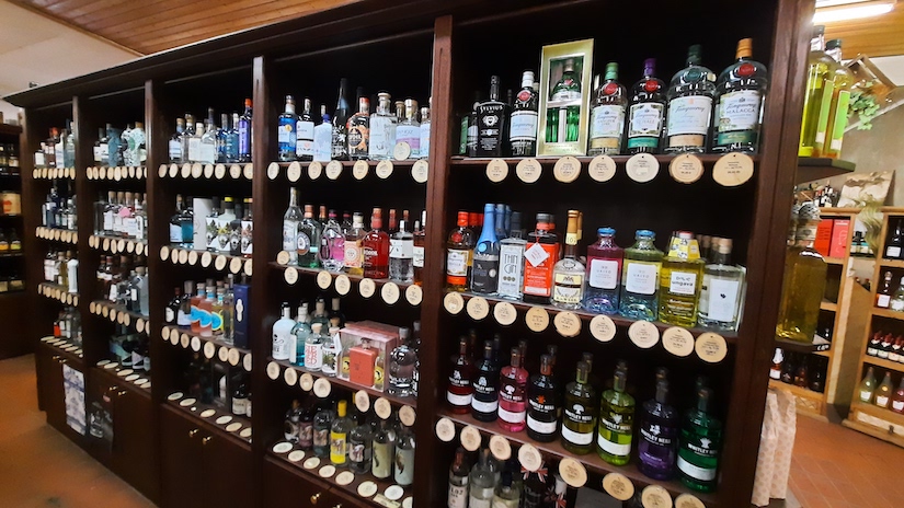 Gin at Kuhns drinking pleasure in Elsenfeld, also buy online.